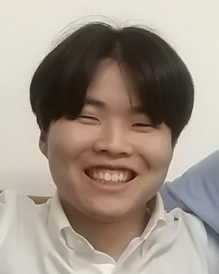 ソフトウェア開発に携わる先輩社員